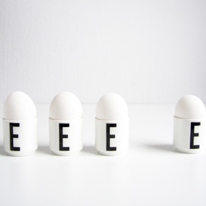 Skandivis_927842_ArneJacobsenEggCups.jpg