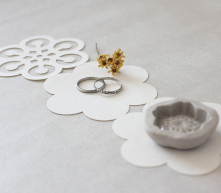 Snowflake card from Uponafold via WeeBirdy.com