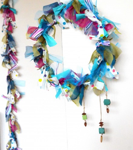 Crafttuts+ Christmas Wreath Tutorial via WeeBirdy.com