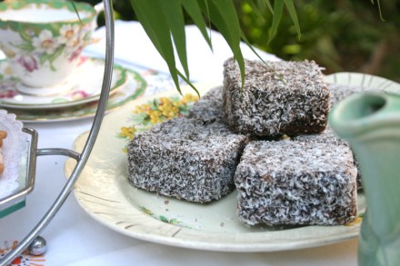 A vintage Aussie afternoon tea via WeeBirdy.com