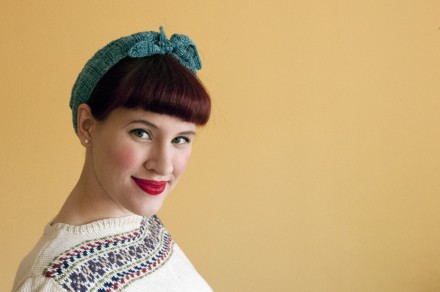 Kerchief knitting pattern tutorial via WeeBirdy.com