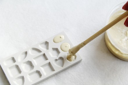 Tutorial: How to Make Pastel Gemstone Pendants with Concrete