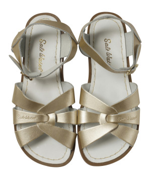 Found! The best Christmas presents for girls, via WeeBirdy.com.