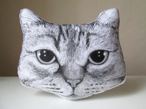 Top 12 amazing Etsy presents for pet owners and animal lovers to order now for Christmas, via WeeBirdy.com.