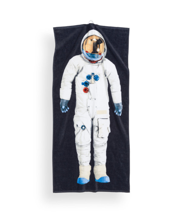 Awesome Gift Guide for Kids: 40 Amazing Space & Planets Presents for Christmas, via WeeBirdy.com.
