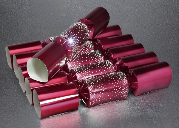 Wee Birdy's round-up of the best crackers for Christmas 2014: Light-up crackers from Marks & Spencer, via WeeBirdy.com. 