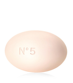 Luxury Christmas gifts on a budget: 40 gorgeous designer presents under $50, via WeeBirdy.com.