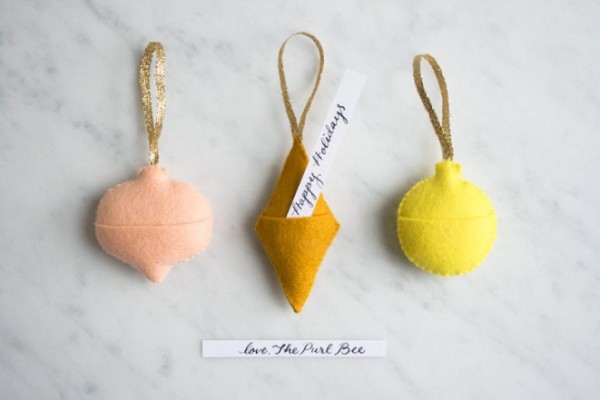 The Purl Bee's felt ornament gift tags free pattern, from Purl Soho. 