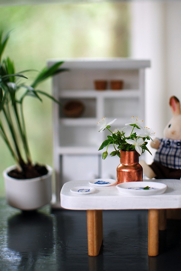  Live miniature plants feature in our Scandi summer house-style doll house makeover. Photos by Lisa Tilse for We Are Scout. Photo: Lisa Tilse for We Are Scout