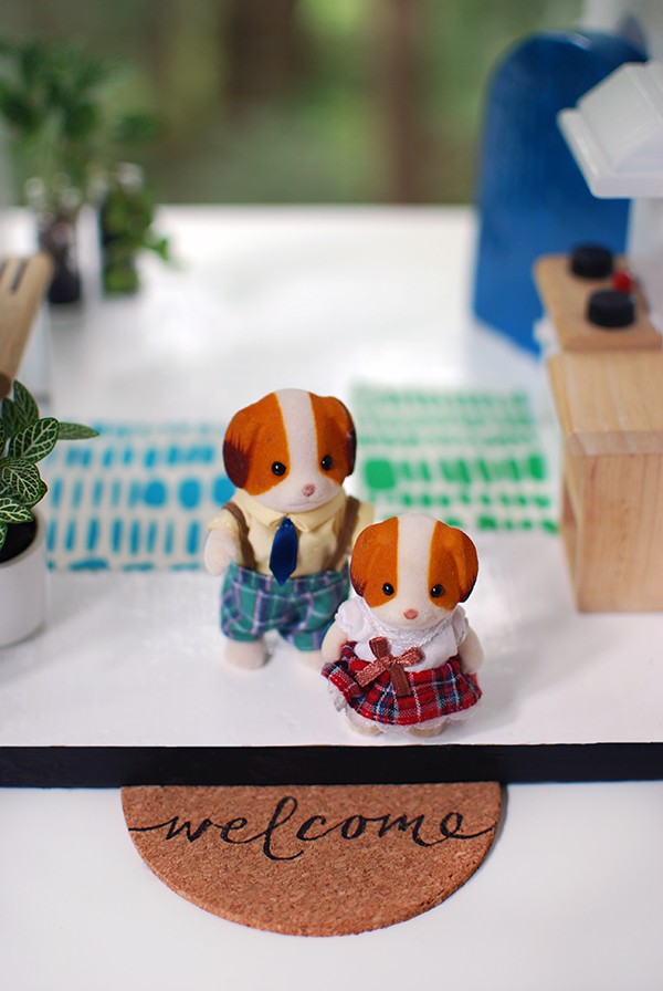 Scandi summer house-style doll house makeover. Photos by Lisa Tilse for We Are Scout. Photo: Lisa Tilse for We Are Scout