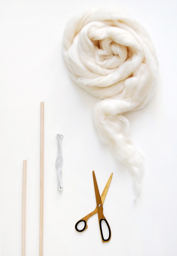 Tutorial: How to make a modern wool wall hanging - it's super easy. By Lisa Tilse for We Are Scout. Photo: Lisa Tilse for We Are Scout