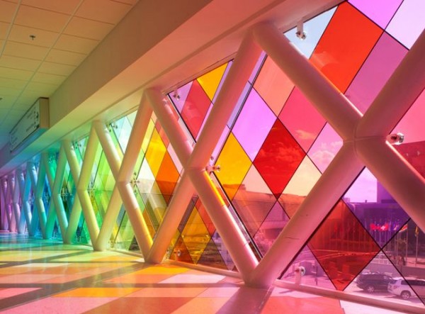 'Harmonic Convergence’ installation by Christopher Janney, at Miami International Airport in Florida, USA. Image via Design Boom. 