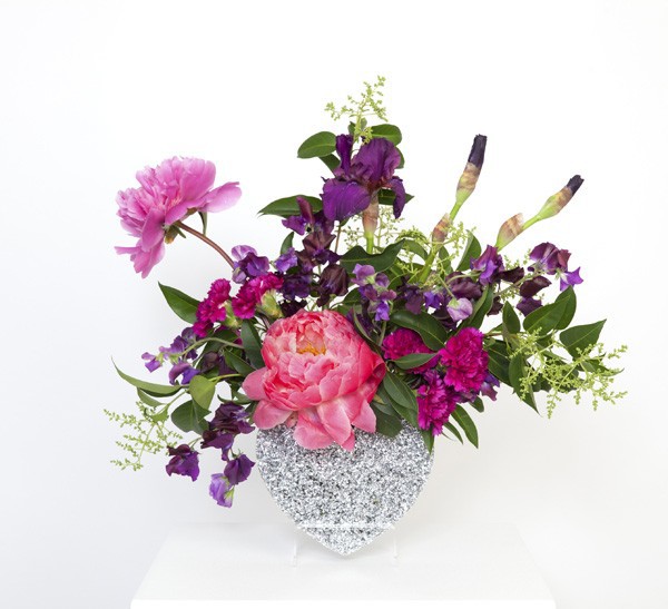 Lovestar Sparkle heart vase giveaway via we-are-scout.com.