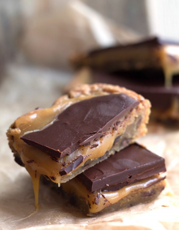 Salted Caramel & Dark Chocolate Blondies by Erren's Kitchen.
