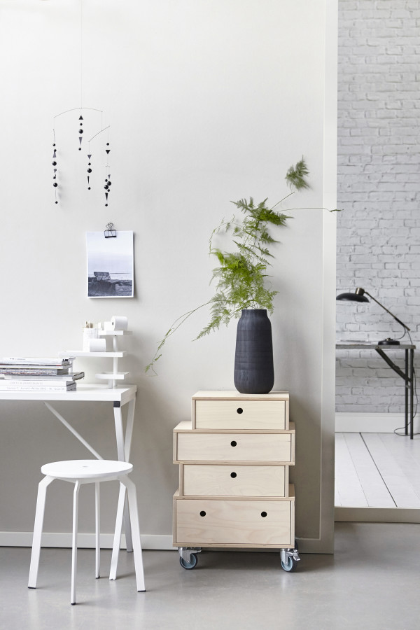 How to style a vignette inspired by Danish brand House Doctor: the workspace.