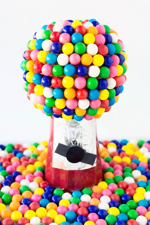 DIY Pumpkin gumball machine by Studio DIY.