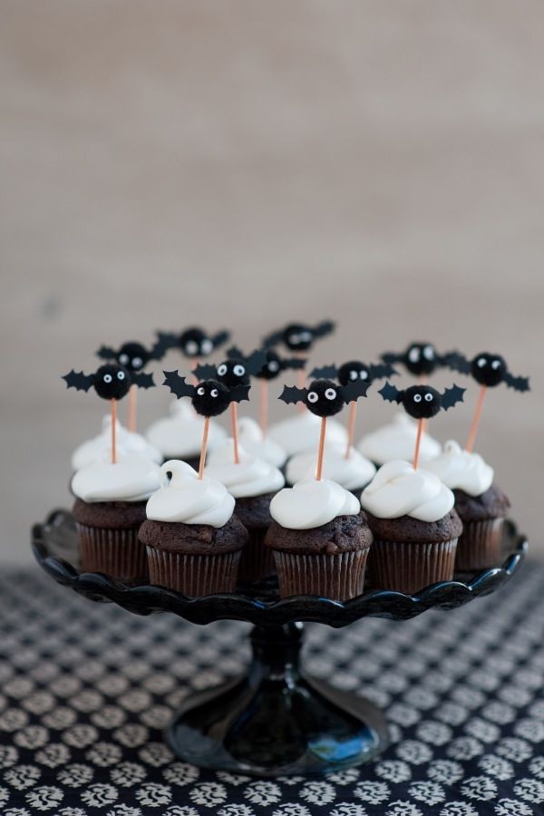 DIY pom pom bat cupcake toppers by Oh Happy DY. 