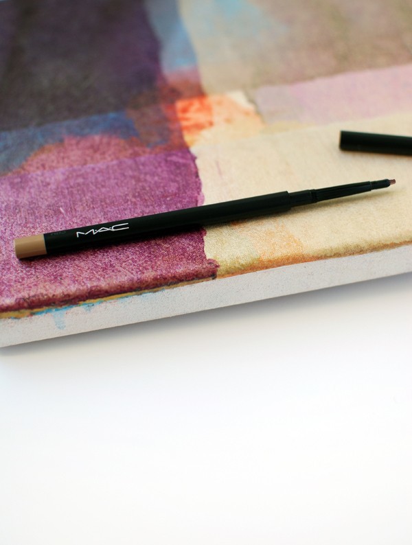 The best brow pencil for blondes, via We-Are-Scout.com. Photo: Lisa Tilse for We Are Scout