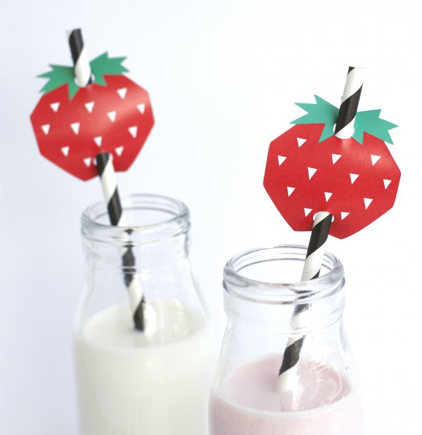 Paper straws with strawberry decorations from The Chaos Club, via we-are-scout.com.