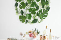 7 incredible ways to decorate your dinner table for a party: Part 2 A DIY Leaf backdrop for a dinner party by Almost Makes Perfect.