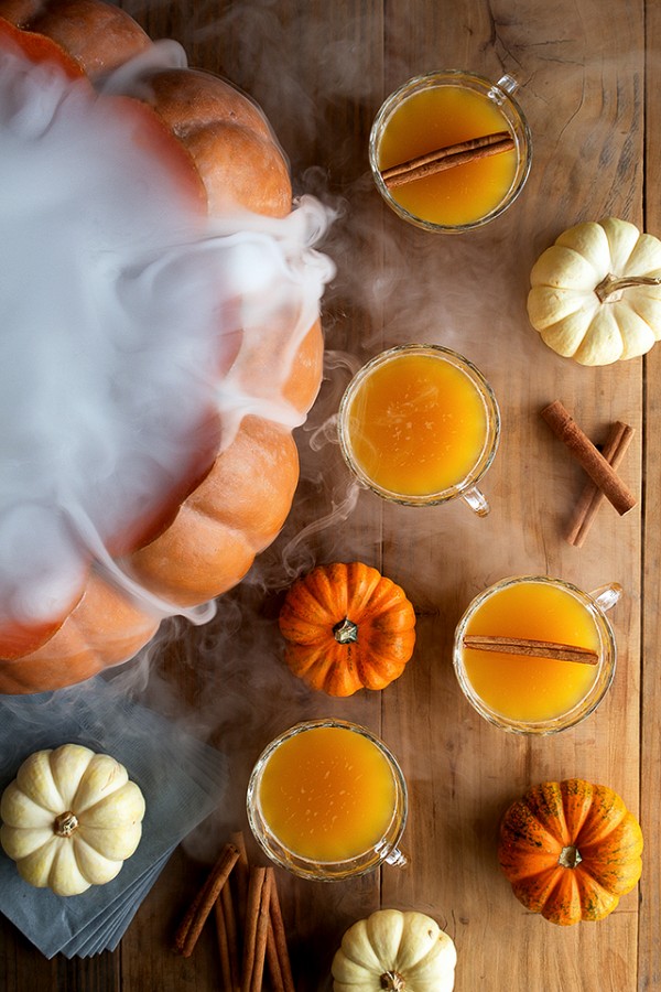 Halloween pumpkin punch by Honestly Yum.