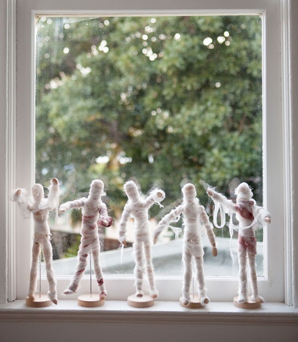 DIY mini mummies by Oh Happy Day.