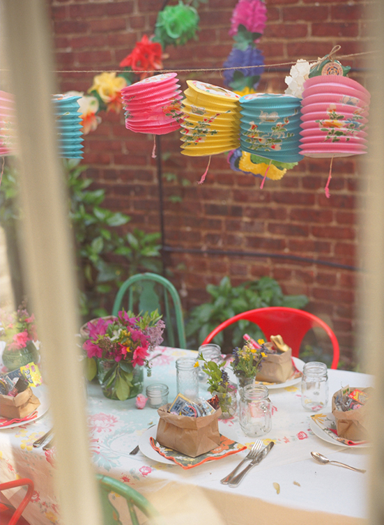 Spring party. Photo by Kate Headley via 100 Layer Cakelet.