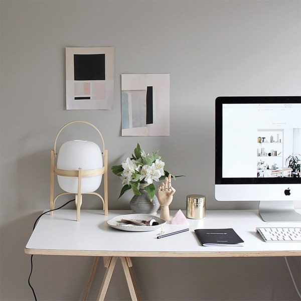 The Design Chaser chose the Cesta lamp for her desk. 