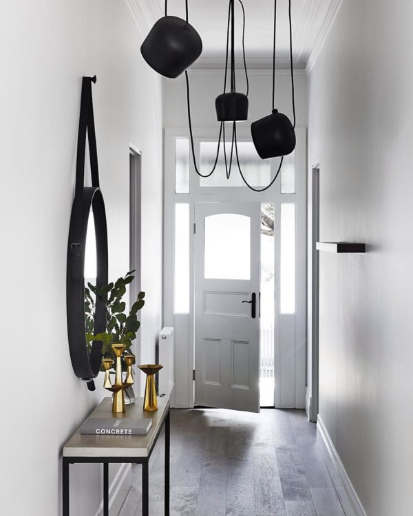 Fresh new looks for stunning entry space. Photo via Sharyn Cairns and Mim Design Studio.