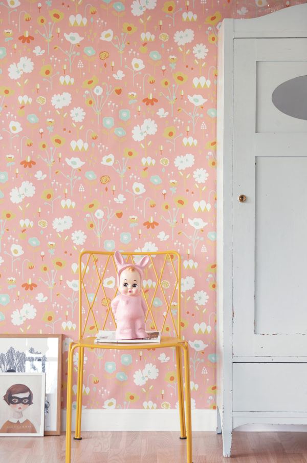 Majvillan Swedish wallpaper.